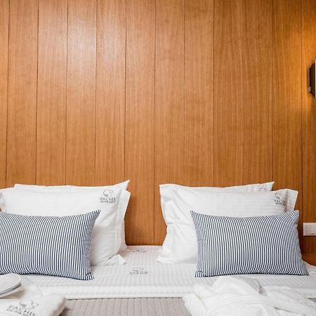 Pachis Escape Suites Exteriér fotografie