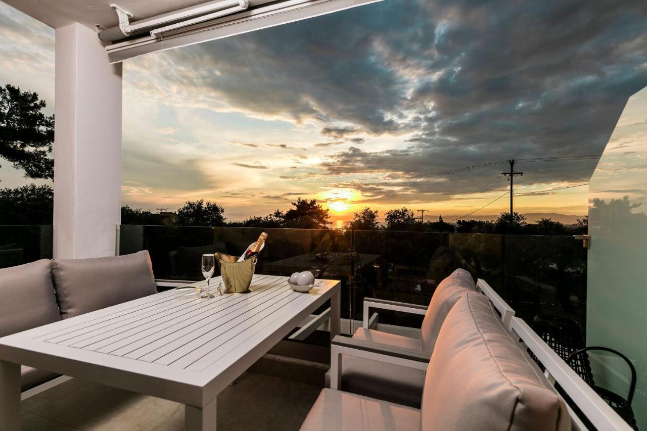 Pachis Escape Suites Exteriér fotografie