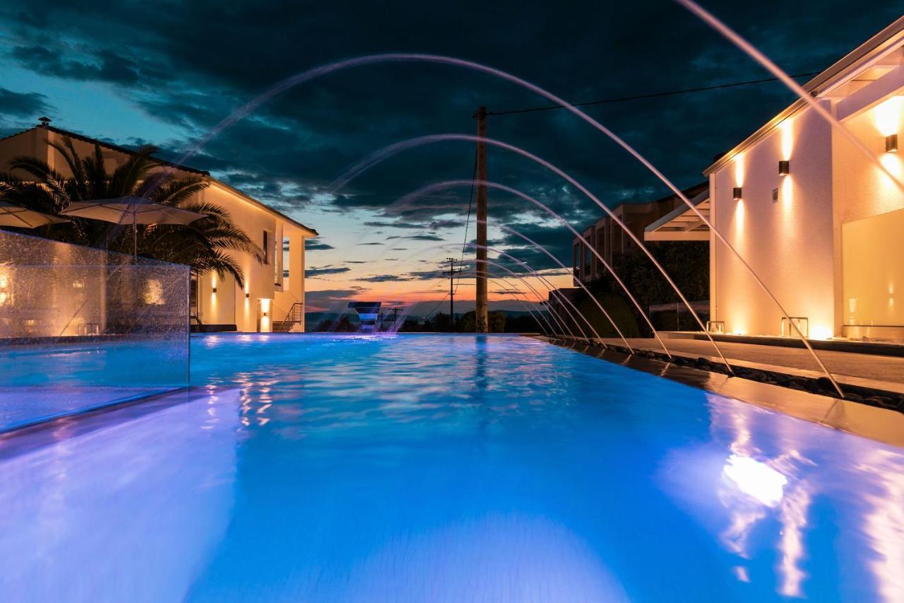 Pachis Escape Suites Exteriér fotografie