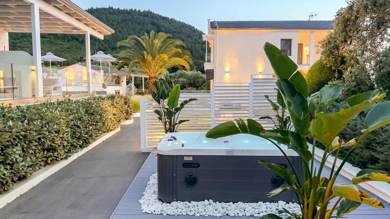 Pachis Escape Suites Exteriér fotografie